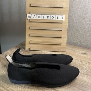 Inooknit Women’s 7.5 Black Woven Pointed Toe Flats